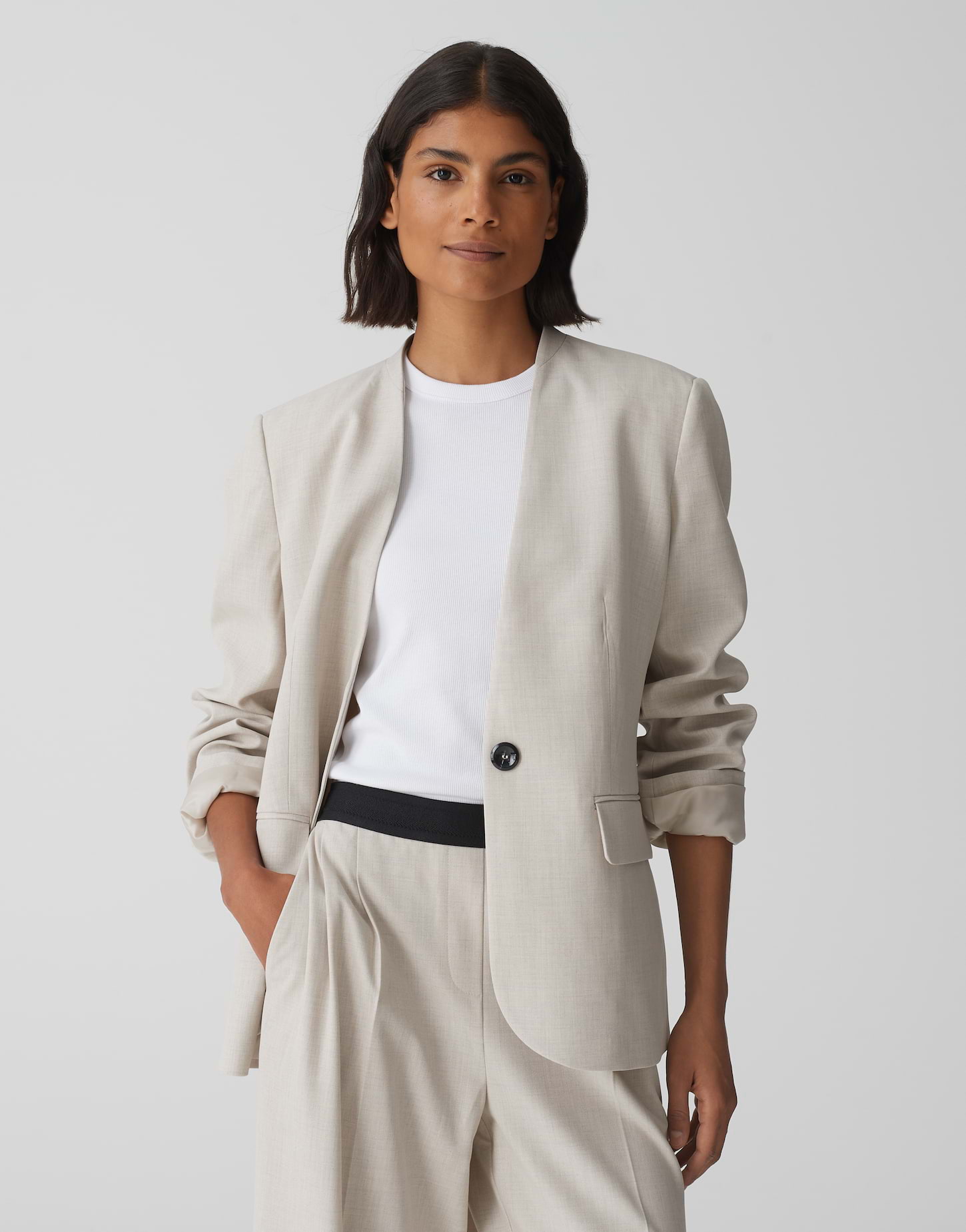 Alma Blazer in Beige
