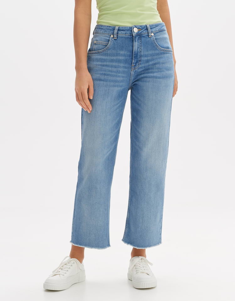 Feminine casual fashion for women