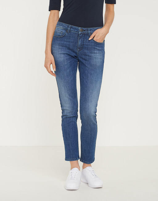 cropped blue jeans