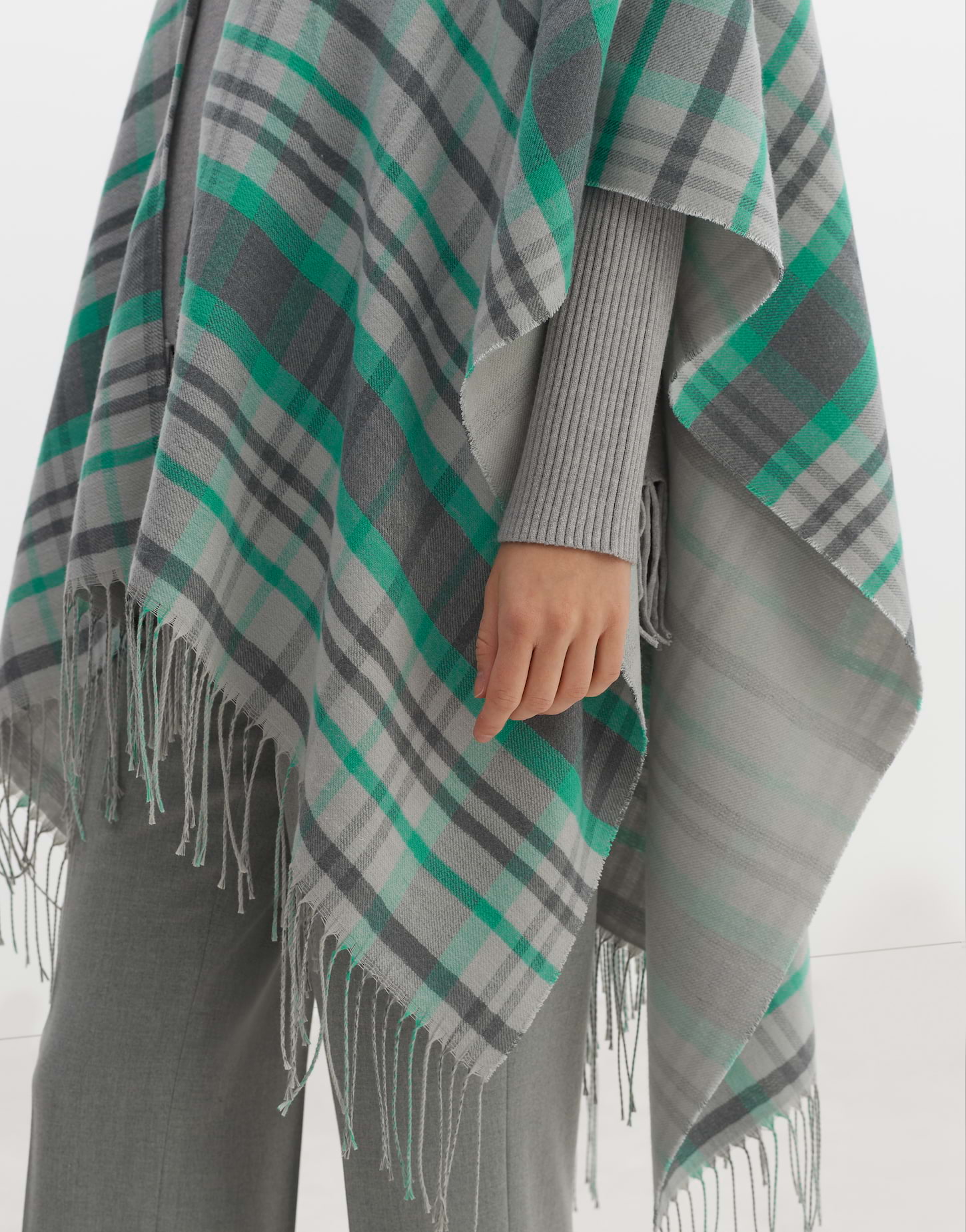 Cape Alera cape grau online bestellen | OPUS Online Shop
